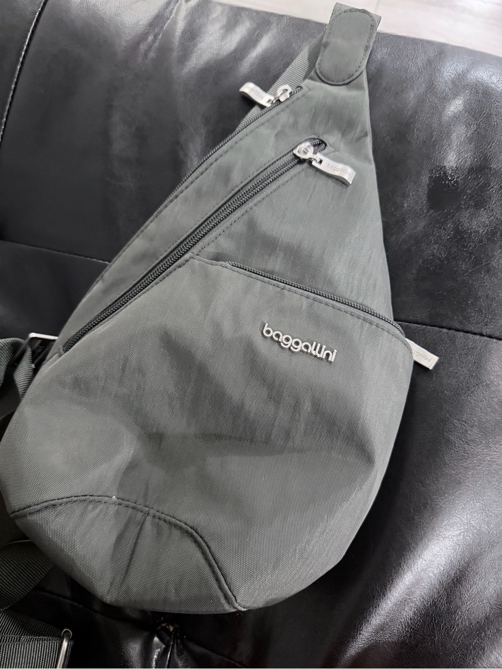 Baggallini Gray Sling Crossbody Belt Bag - Picture 2 of 6